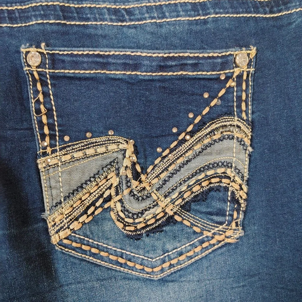 State of Independence Womens Plus Size 22 Dark Wash Embroidered Denim Shorts